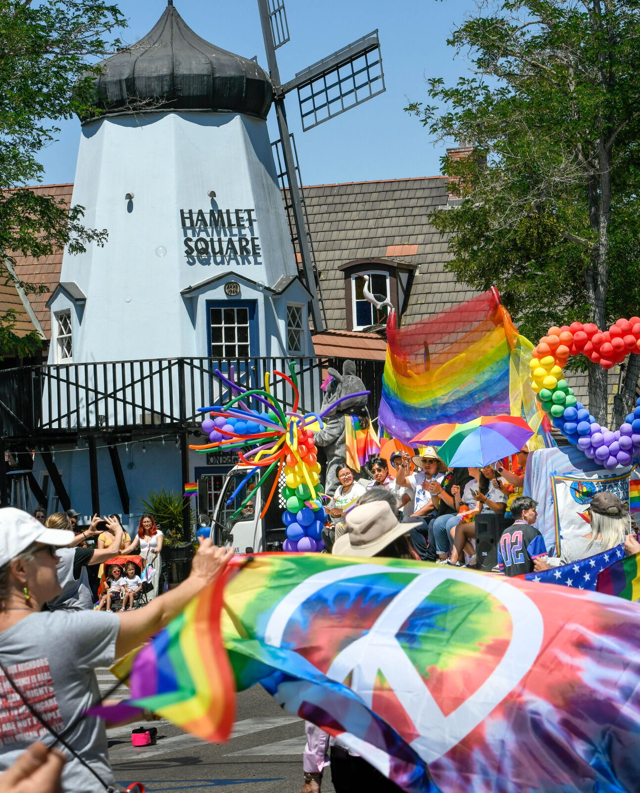 062522 SYV Pride Parade 08.JPG